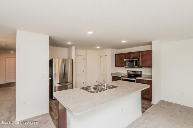 Building Photo - 3270 Hale Ave