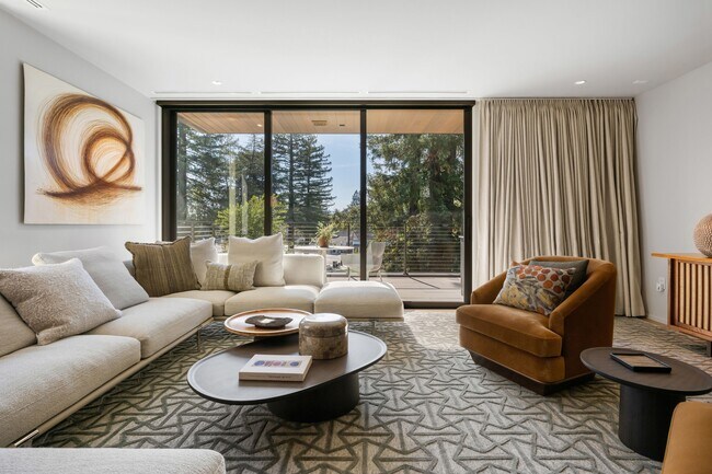 Building Photo - 171 Sawmill Cir