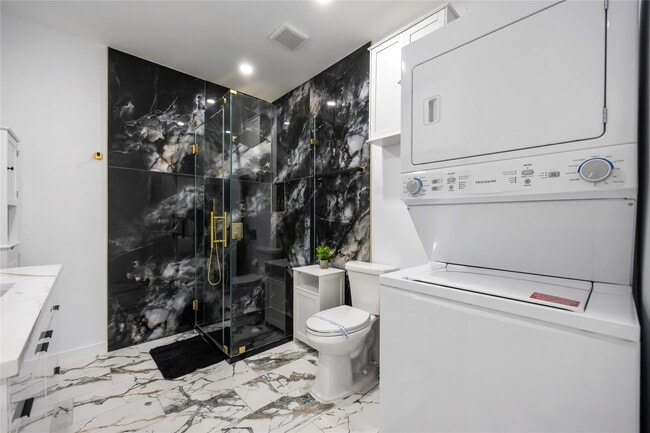 Building Photo - 4208 Clay St