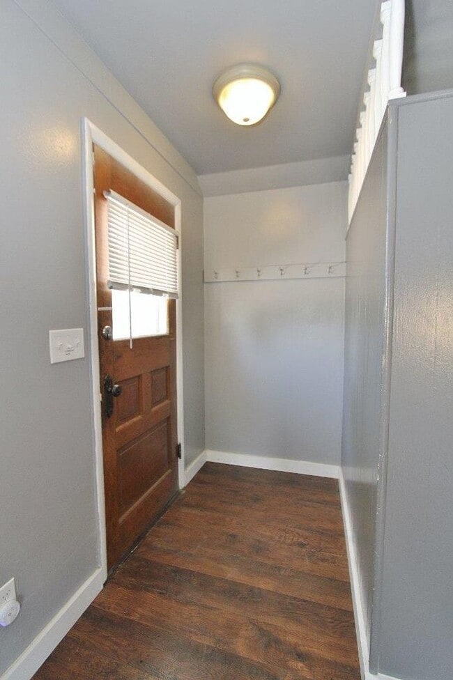 Building Photo - Charming Single-Level Studio Home