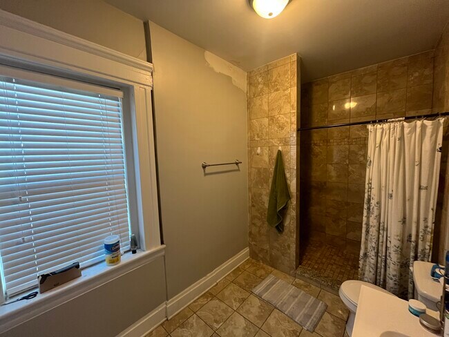 Building Photo - 33 Hamilton Park