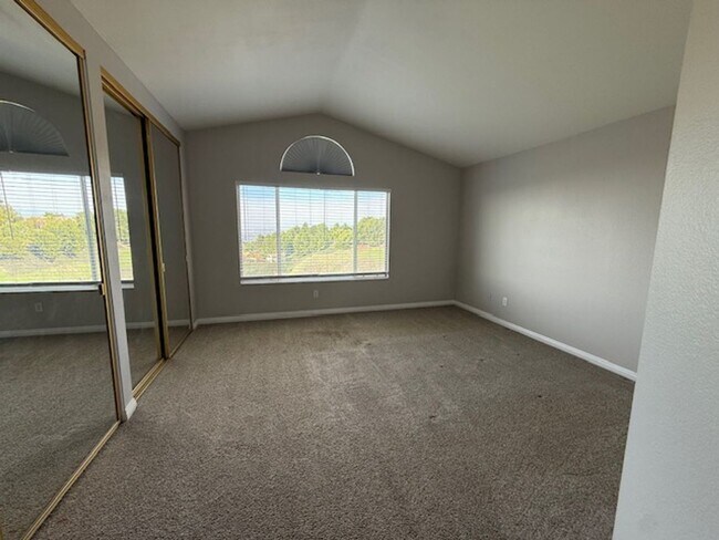 Building Photo - Spectacular view home in Anaheim Hills