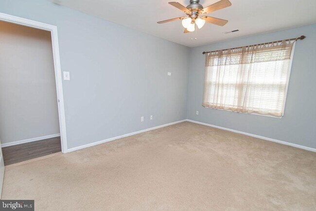 Building Photo - 239 Oakridge Dr