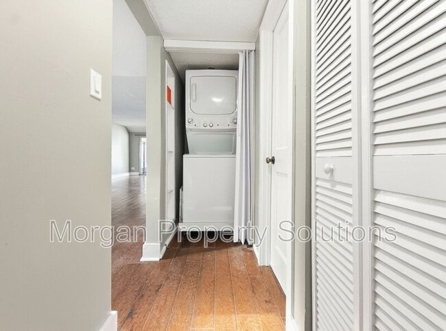 Building Photo - 892 Claydon Way