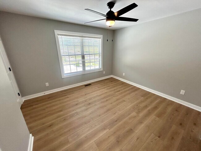 Building Photo - 1611 KY-1247