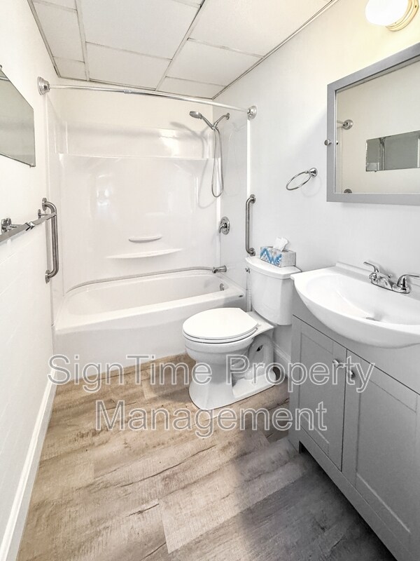 Building Photo - 231 N Cleveland Ave