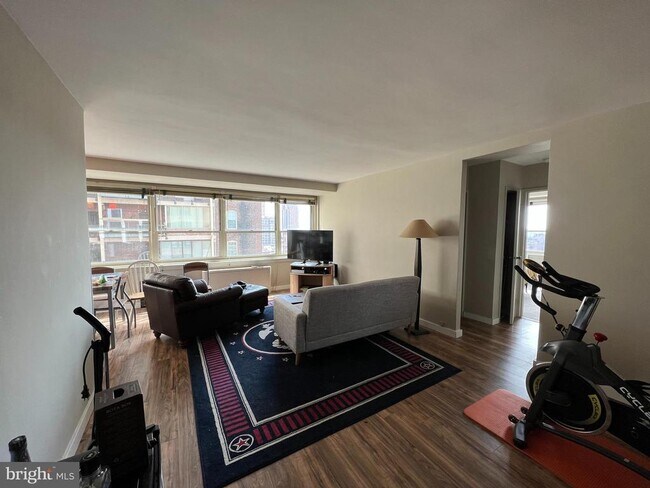 Building Photo - 1806-18 Rittenhouse Square