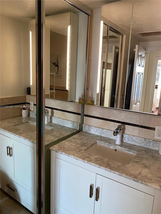 Building Photo - 2451 Brickell Ave