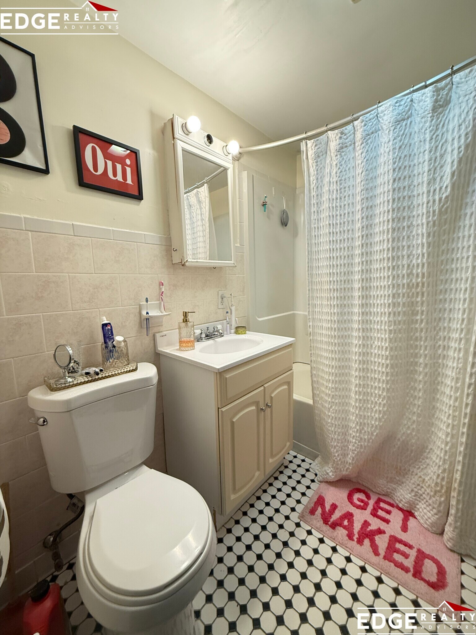 Building Photo - 318 Saint Paul St