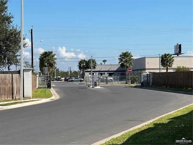 Building Photo - 209 Rafael Dr