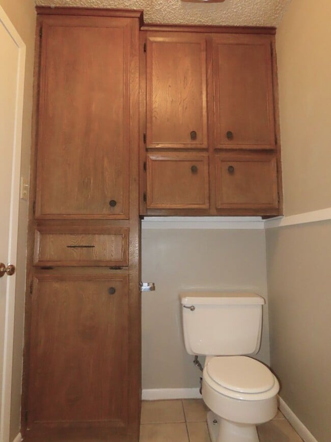 Building Photo - South Tyler! 3 Bedroom, 2 Bath Duplex w/Garage