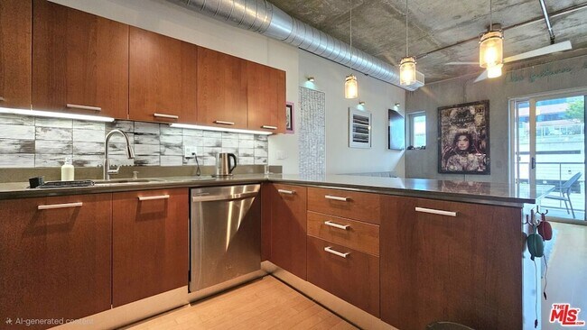 Building Photo - 645 W 9th St
