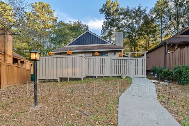 Primary Photo - 48 Bluff Pointe Way