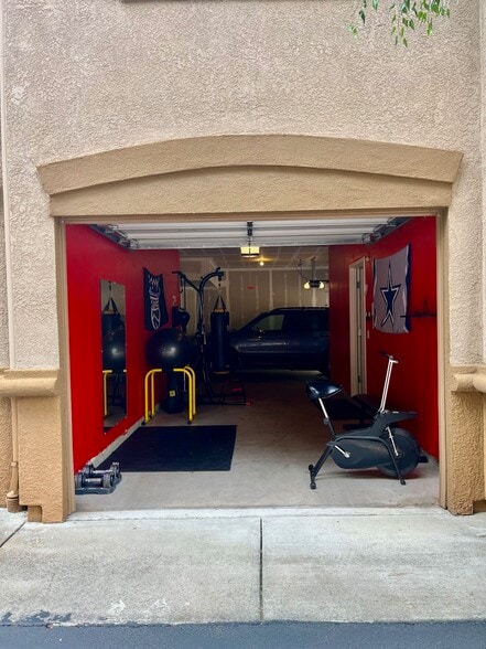Garage - 5350 Dunlay