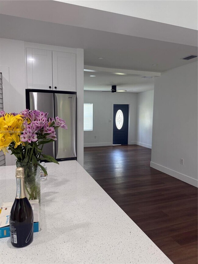 Building Photo - 5636 NW 4th Ave