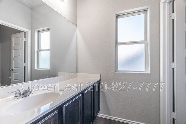 Building Photo - 2450 Dry Moss Way