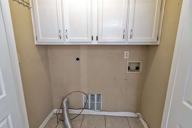 Building Photo - Prattville Rental available now!
