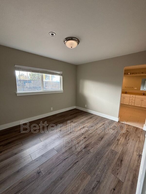 Building Photo - 111 Connely Ln