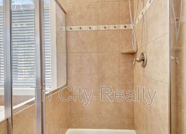 Building Photo - 175 Ridgeway Ct