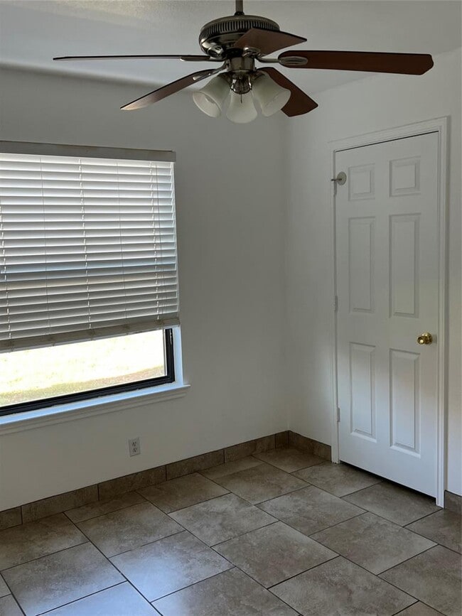 Building Photo - 1038 Trail Driver Cove