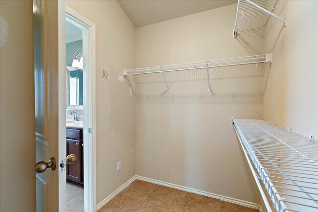 Building Photo - 255 Drystone Trail