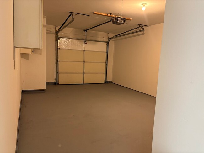 Building Photo - 7513/15