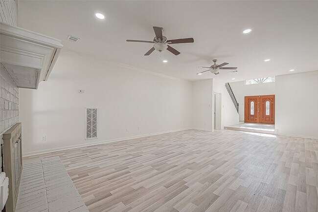 Building Photo - 1015 Sugar Lakes Dr