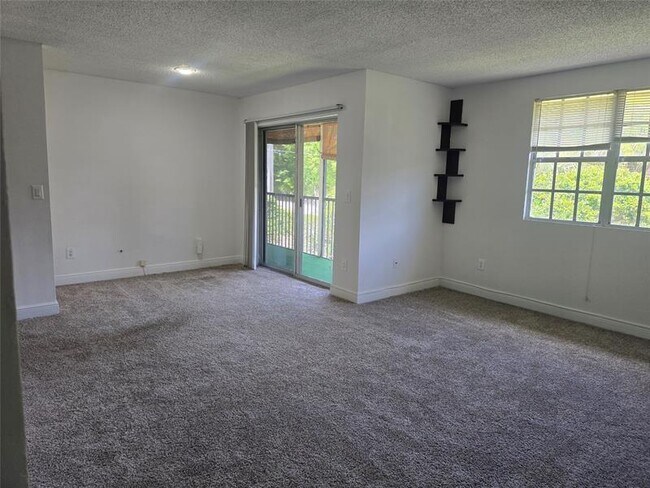 Building Photo - 1267 SW 46th Ave