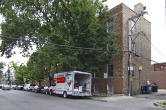 Building Photo - 2305 W Wilson Ave