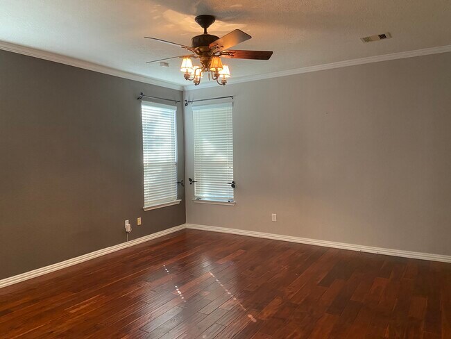 Building Photo - 16219 Peach Bluff Ln