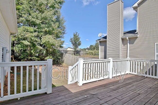 Building Photo - 109 St Albans Way