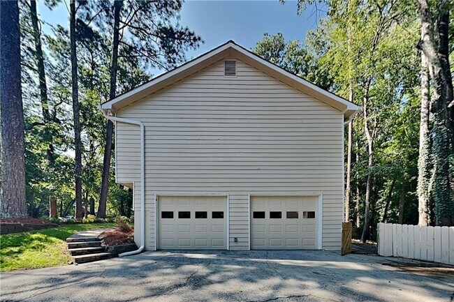 Building Photo - 4523 Hickory Grove Dr NW