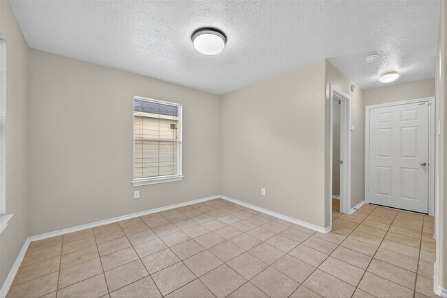 Building Photo - 5454 Cilantro Ln