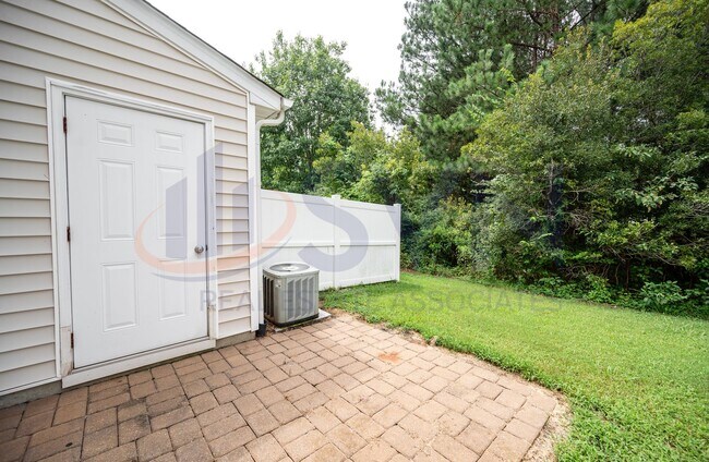 Building Photo - Cozy 2BR, 1.5BA Townhome in Durham Amberlynn Valley Neighborhood