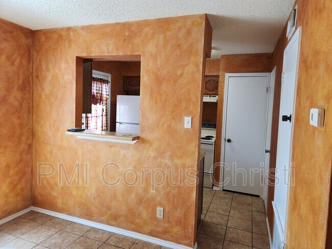 Building Photo - 6702 Everhart Rd