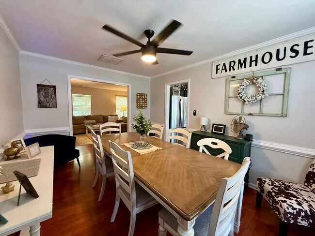 Building Photo - 4-bedroom, 2.5-bath home on a cul-de-sac street!