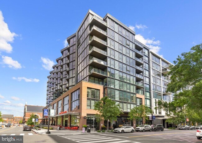 Building Photo - 1300 4th St SE