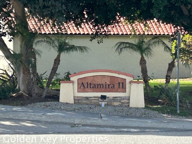 Building Photo - Welcome to this charming 2-bedroom, 2-bathroom downstairs end unit in Alta Mira in Carlsbad!!