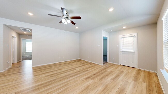 Building Photo - 8605 Cantera Rdg Rd