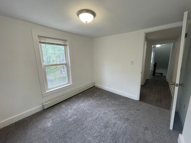 Building Photo - Modern, Fully Renovated 3-Bedroom Apartment – $1,850/month | Pittsfield, MA