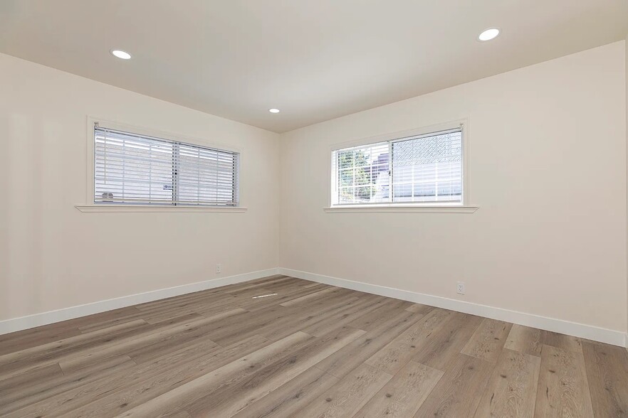 Building Photo - 11110 Odell Ave