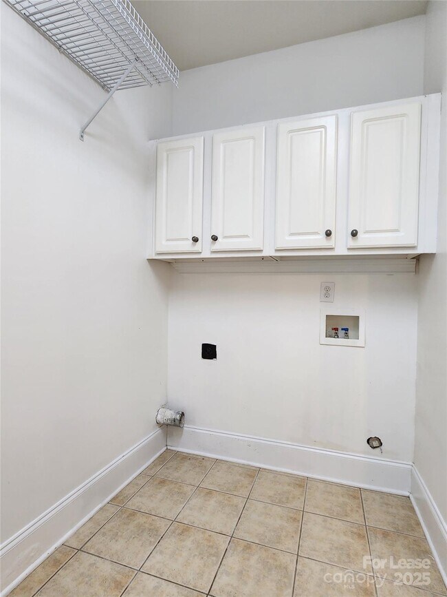Building Photo - 5524 Strabane Dr