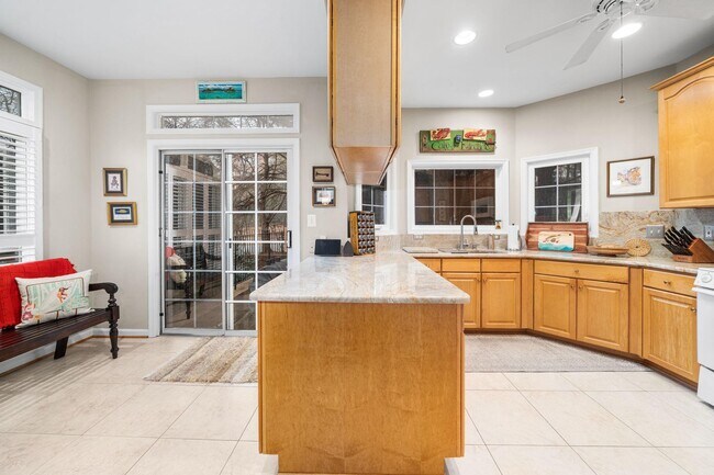 Building Photo - 4620 Knight Pl