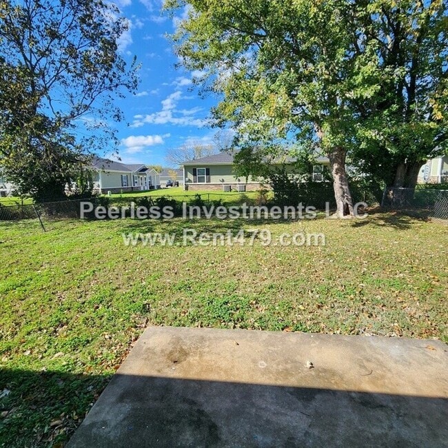 Building Photo - 505 4th Ave SW