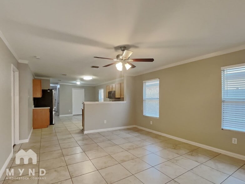 Building Photo - 8924 Sun Haven Way