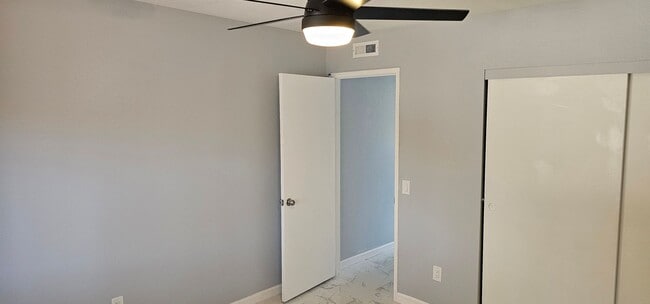 Building Photo - 4744 Westridge Dr
