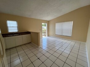 Building Photo - Dorian 1058-60