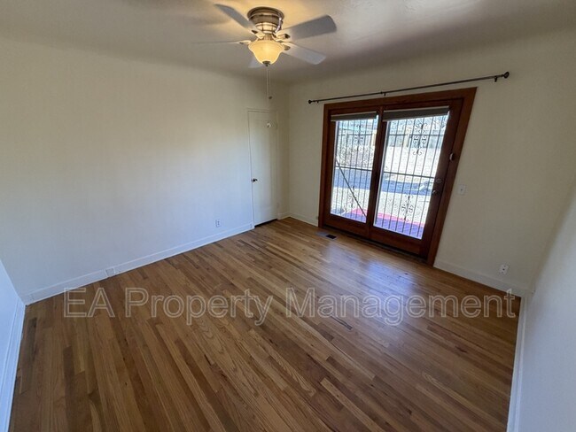 Building Photo - 921 Dartmouth Dr NE