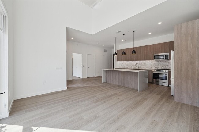 Building Photo - 1 Riva Row