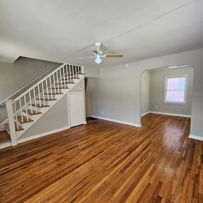 Building Photo - 124 S Franklin Blvd